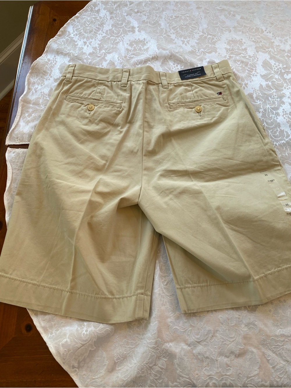 NWT Tommy Hilfiger Size 32 Beige Khaki Chino Shorts Classic Fit in 100% Cotton - Picture 7 of 8